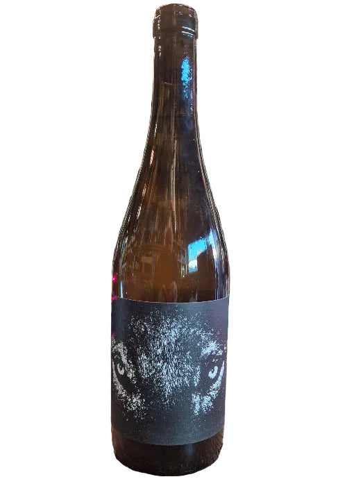 Sete Castro Alfa organic Spanish white wine bottle with wolf eye label