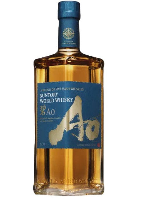 Suntory World Whisky Ao 700ml amber blended whisky bottle with blue label and compass emblem