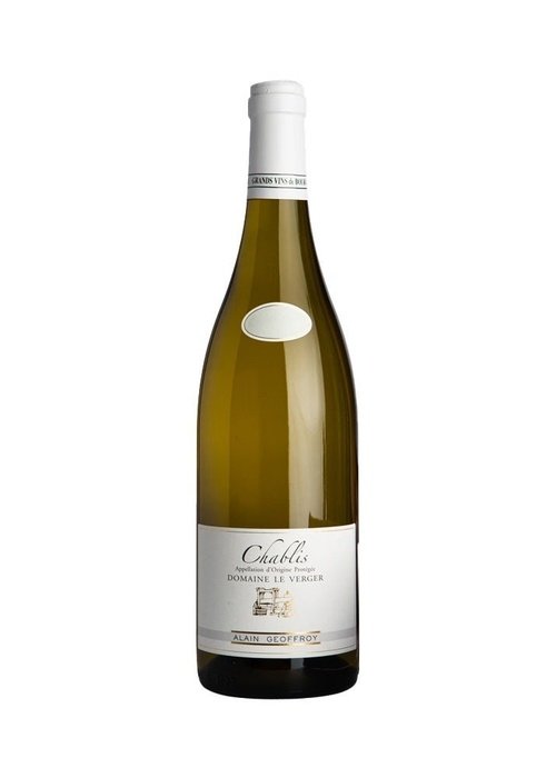 Alain Geoffroy Chablis Le Verge white wine bottle with pale gold liquid and greenish glints