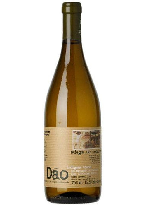 Dão Penalva Branco white wine bottle with indigenous blend and rural label illustration