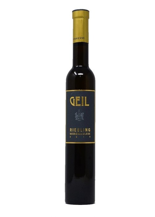 Geil Riesling Beerenauslese 2019 sweet wine bottle with gold foil cap and black label