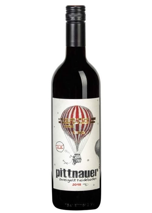 Pittnauer Zweigelt Heideboden 2018 red wine bottle with hot air balloon label